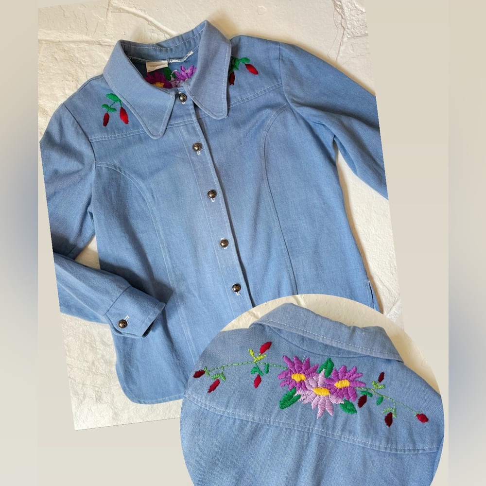 EPIC Vintage western cotton denim over shirt/ jacket w Flower Embroidery. Sz Med